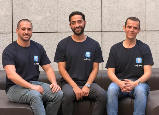 בתמונה (מימין): אלי בר-לב (סמנכ"ל תפעול), לירוי טיסונה (מנכ"ל) ותומר מילר (סמנכ"ל צמיחה) | צילום: ליאל גרינברג