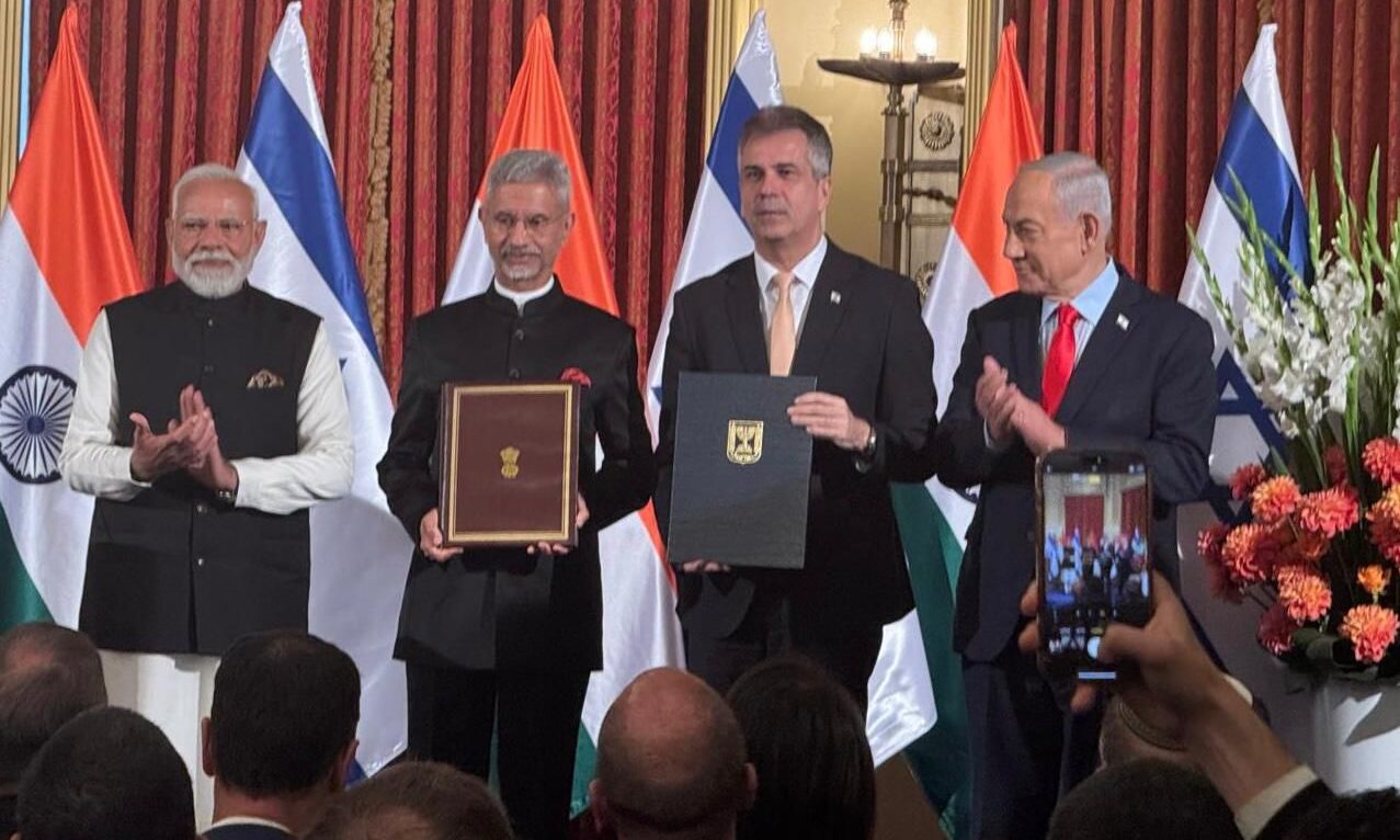 ראש ממשלת הודו נרנדרה מודי, ראש הממשלה נתניהו, שר האנרגיה והתשתיות אלי כהן | צילום: דוברות לשכת השר