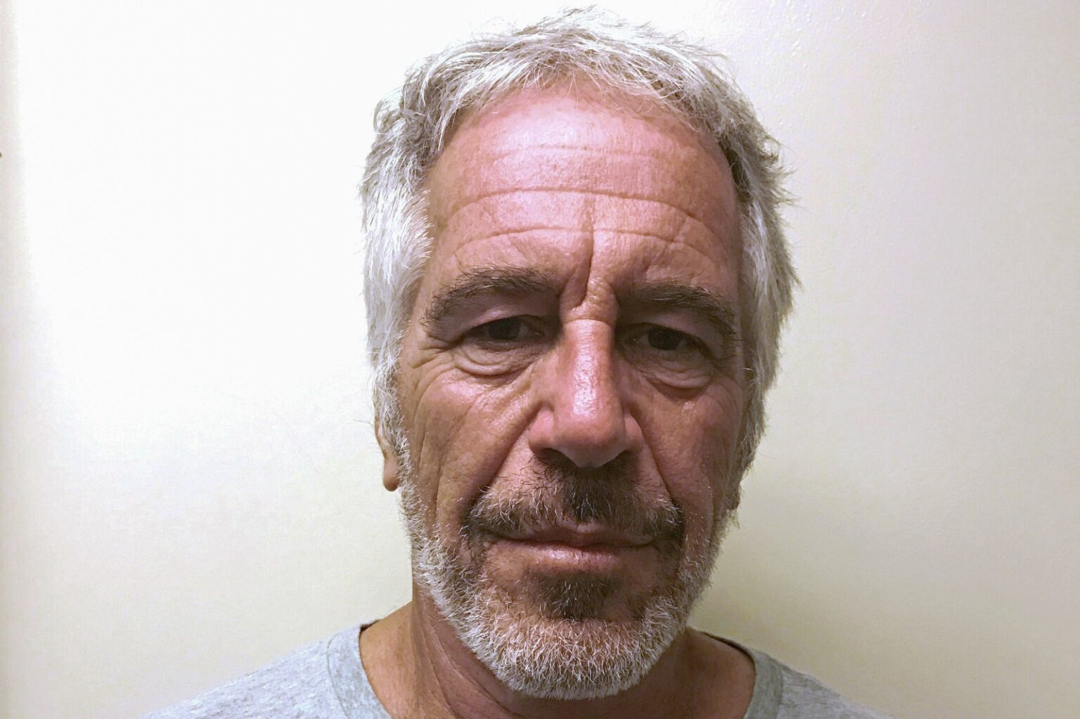 בנק אוף אמריקה ישלם 72.5 מיליון דולר לנפגעות ג'פרי אפשטיין