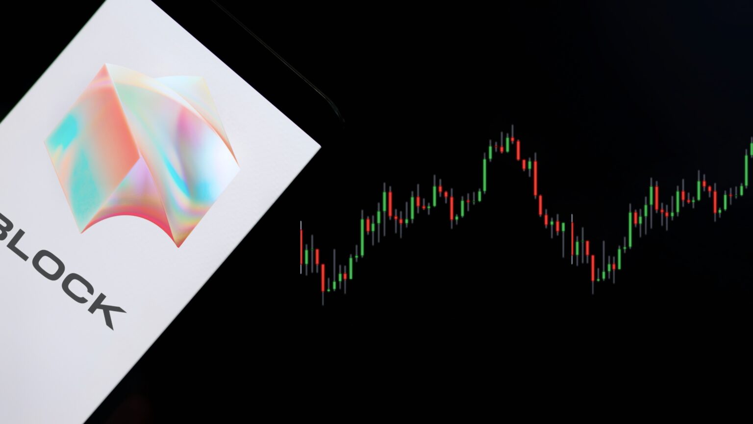 לאחר שקיצצה כמחצית מהעובדים: מניות הבלוק מזנקות ב-19%