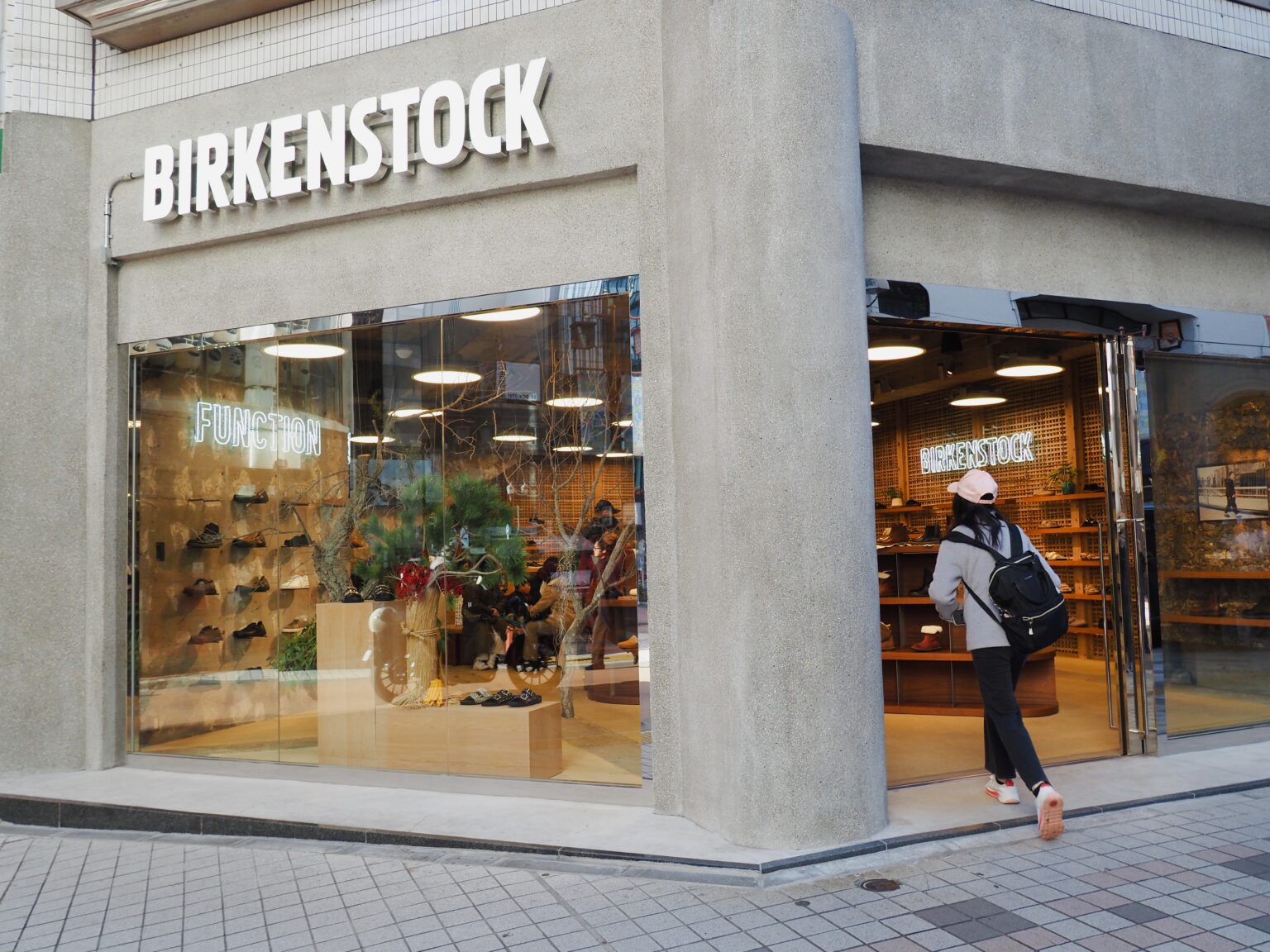 למרות דוחות מעודדים: מניית בירקנשטוק נחלשת