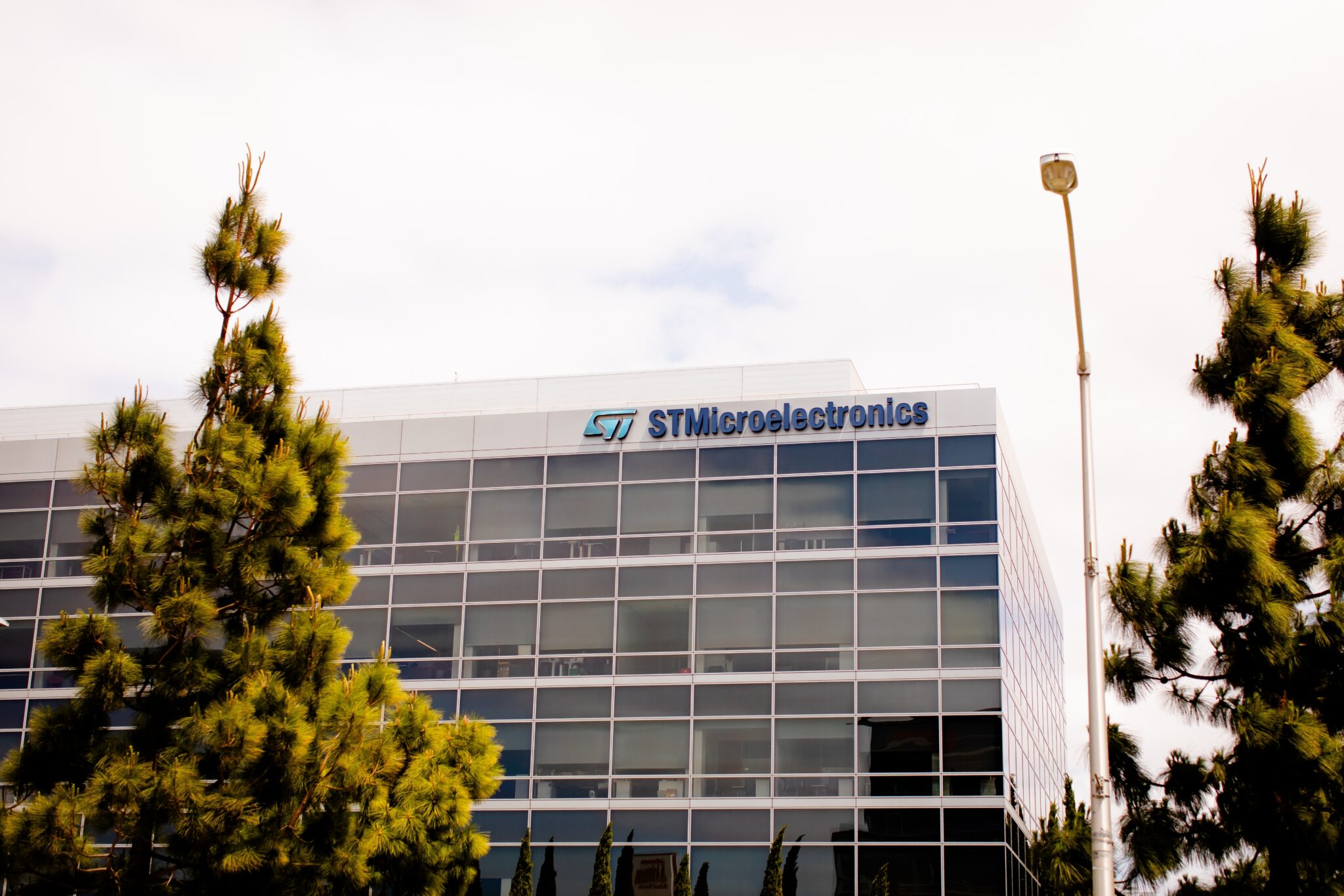 המטה של ST Microelectronics בעמק הסיליקון | צילום: שאטרסטוק