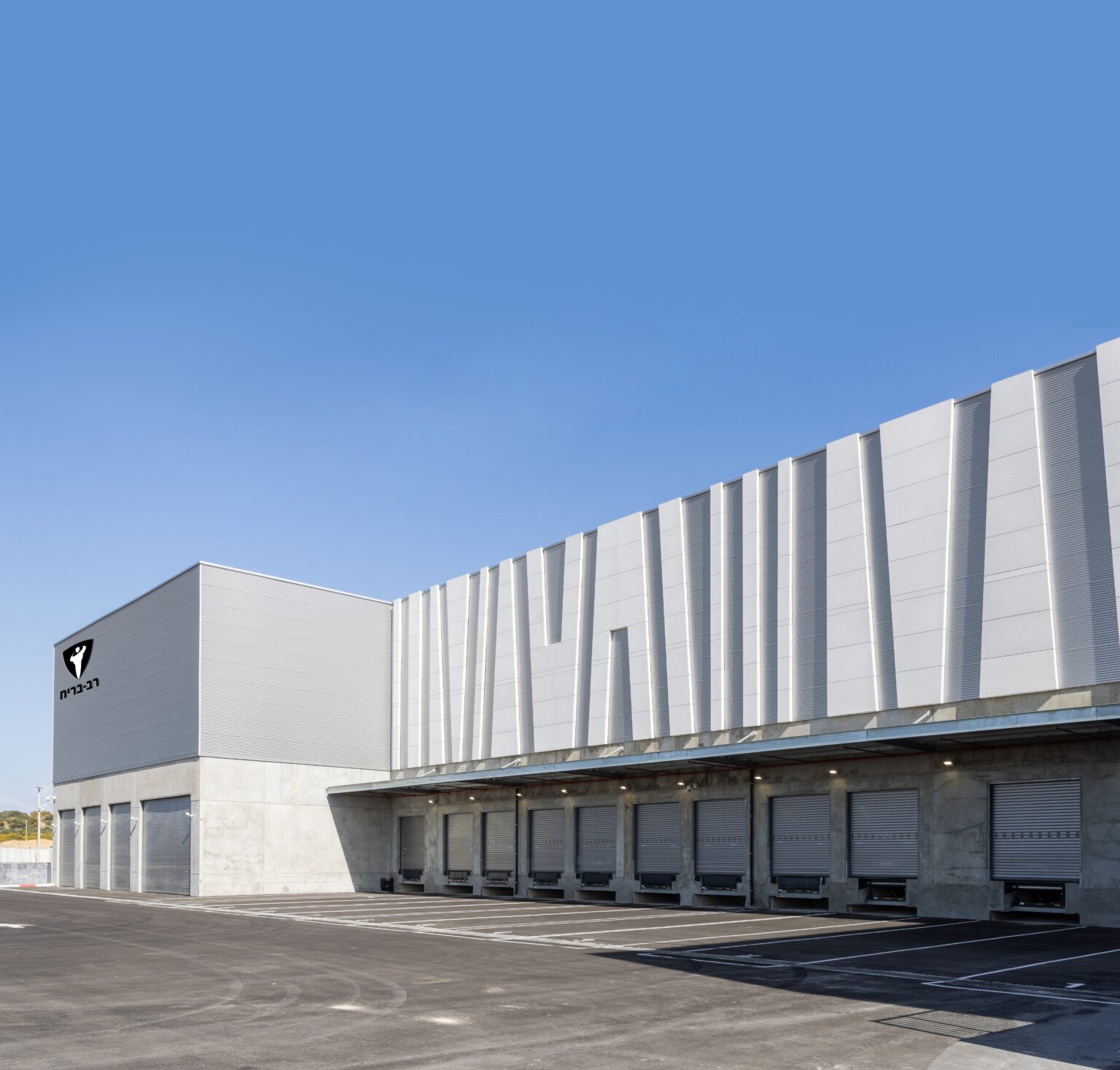 רב בריח מוכרת למגדל את חלקה במתחם באשקלון