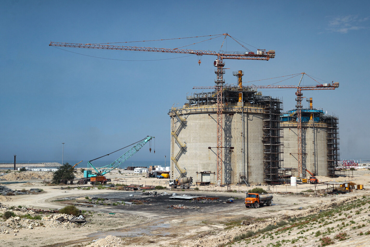 איראן פוגעת במתקן הגז בקטאר – איום על שוק האנרגיה העולמי