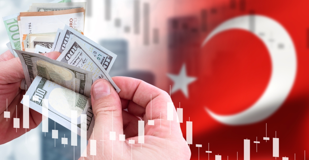 לשמירה על יציבות הלירה: טורקיה הוציאה 12 מיליארד דולר השבוע
