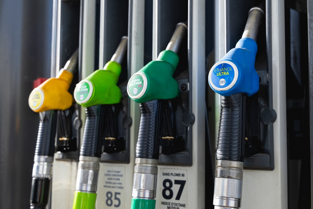 מחירי הדלק מזנקים בארה"ב – והאמריקאים כועסים