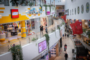Open stores at Dizengoff Center in Tel Aviv, following a ceasefire between Israel and Iran. June 25, 2025. Photo by Miriam Alster/FLASH90 *** Local Caption *** פתוח חנויות קניות דיזנגוף סנטר תל אביב הפסקת אש