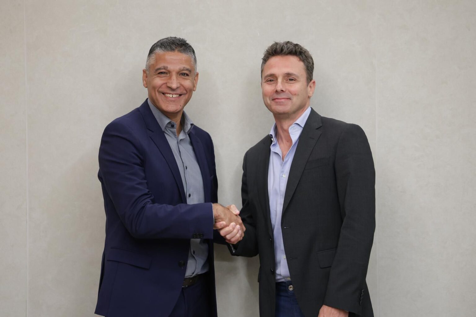 מזרחי טפחות יציע כרטיסי אשראי ישראכרט ללקוחותיו