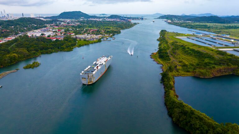 המלחמה באיראן מזניקה את מחירי השילוח בתעלת פנמה לשיא