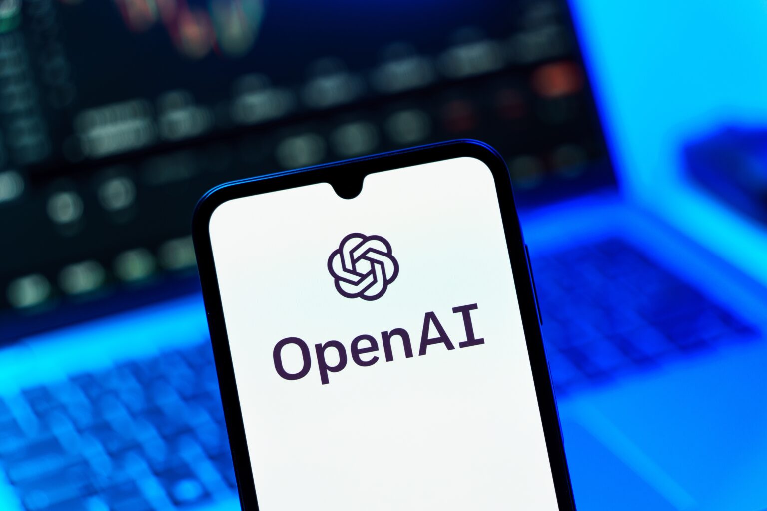 טלפון של OpenAI כבר באופק: צפוי להגיע לשוק ב-2027