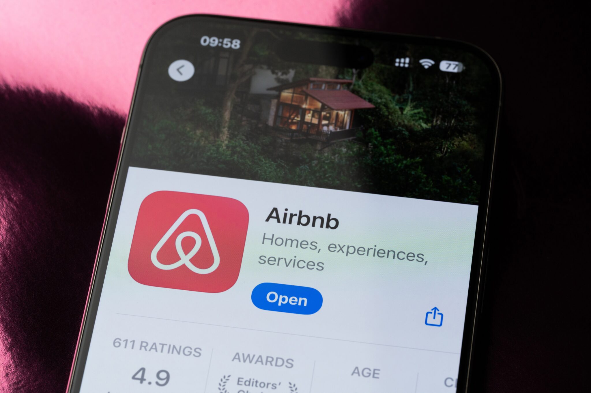 אפליקציית Airbnb | צילום: שאטרסטוק