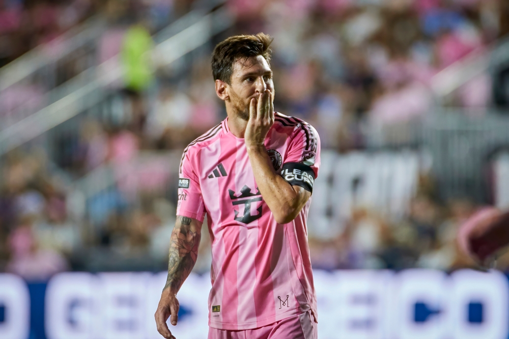 מסי במוקד תביעה במיליוני דולרים על הפרת חוזה