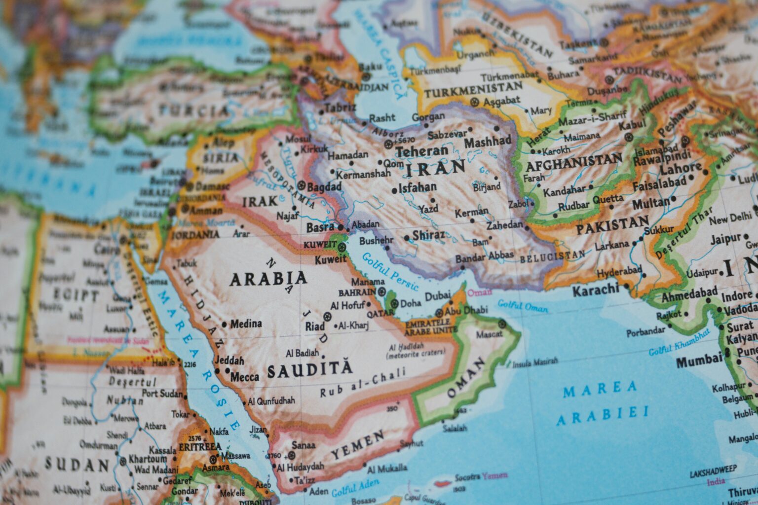 בצל המלחמה: מודי'ס מורידה את הדירוג של בחריין ועיראק