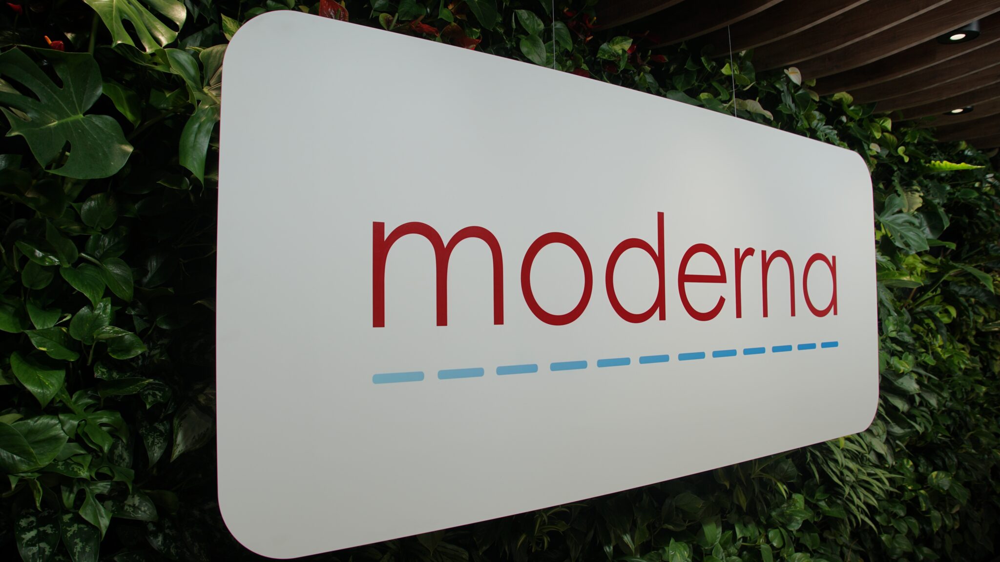 Warsaw,,Poland,-,November,2,,2022:,Moderna,Company,Logo,In