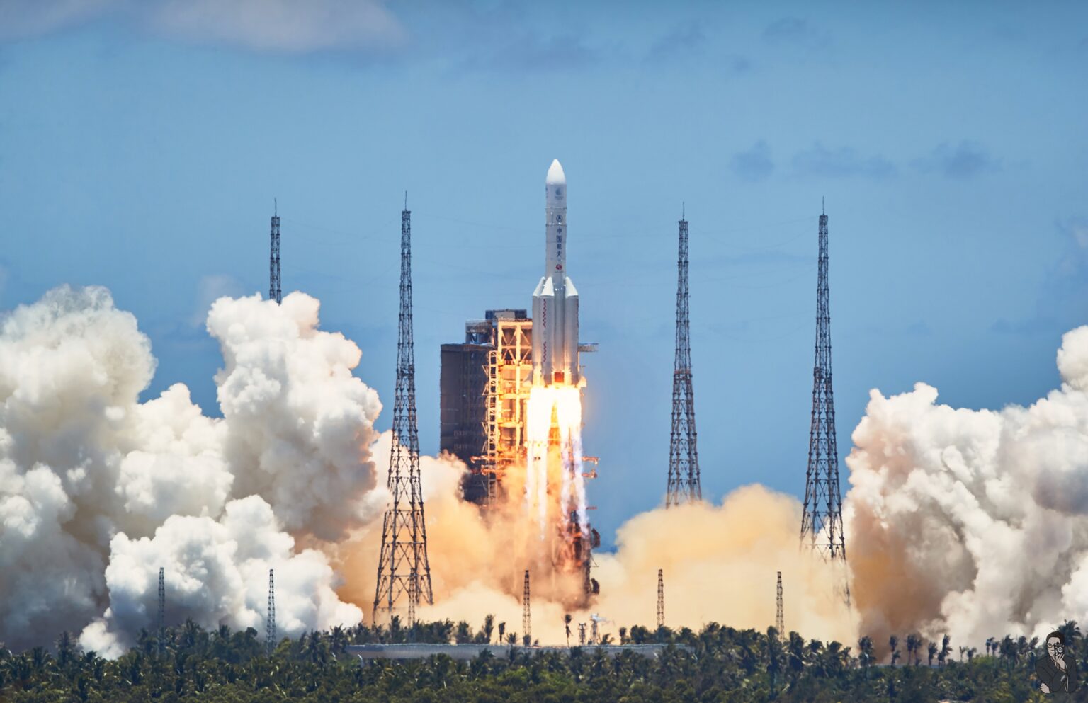 ארטמיס 3: נאס"א תשגר את החלליות של SpaceX ו-Blue Origin לירח