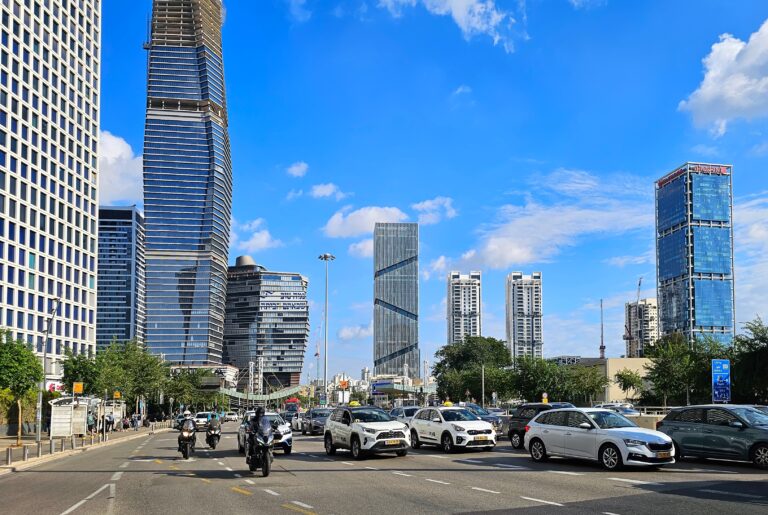 הכנסת אישרה: יהיה קל יותר להפוך משרדים לדירות מגורים