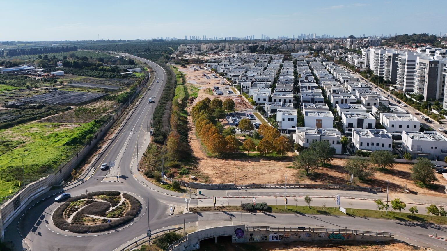 "העתיד מתחיל כאן": כפר יונה יוצאת לדרך עם הסכם גג היסטורי של מיליארדים