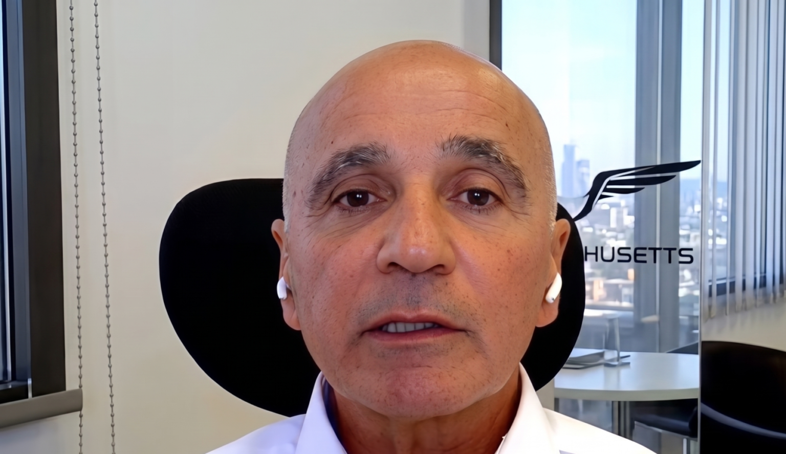 מאסיבית משנה כיוון: "המבחן בישראל הוא כרטיס הכניסה לעולם"