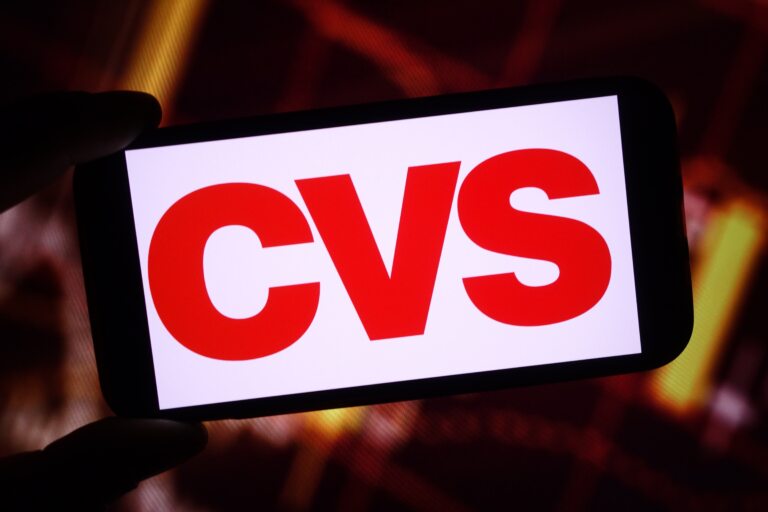 דוחות חזקים ל-CVS: הרווח הנקי כמעט שילש את עצמו